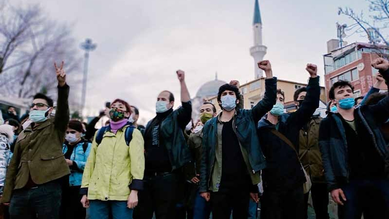 Öğrenci Sendikası: Melih Bulu, öğrencileri gözaltına aldırarak neden rektör olamayacağını kanıtlamıştır!