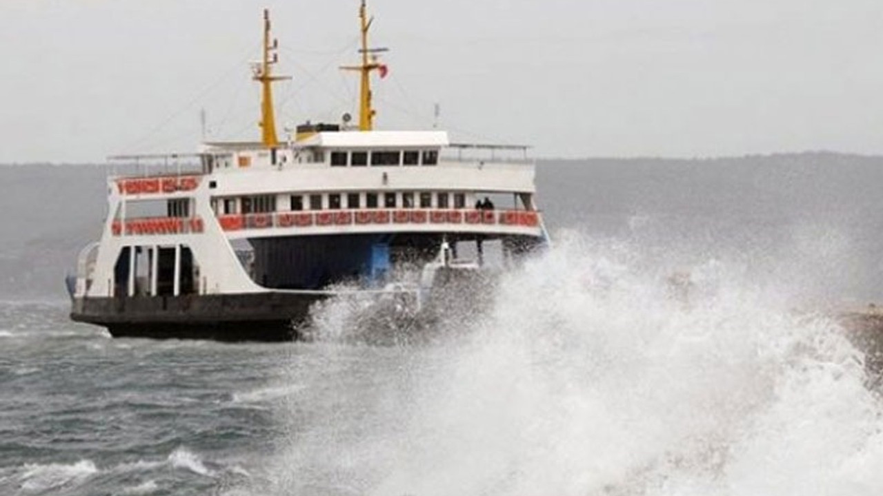 Feribot seferleri, fırtına nedeniyle iptal edildi