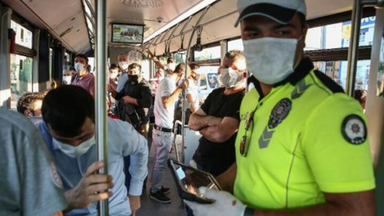 İstanbul'da 20 yaş altı ve 65 yaş üstündekilere toplu ulaşım yasağı