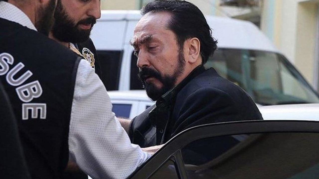 Adnan Oktar davasında karar açıklandı, Oktar gözyaşı döktü