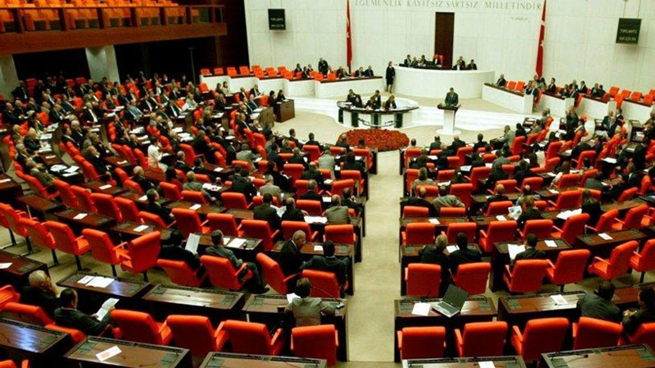 MHP, HDP'nin kapatılması için Siyasi Partiler Yasası'na başvuracak