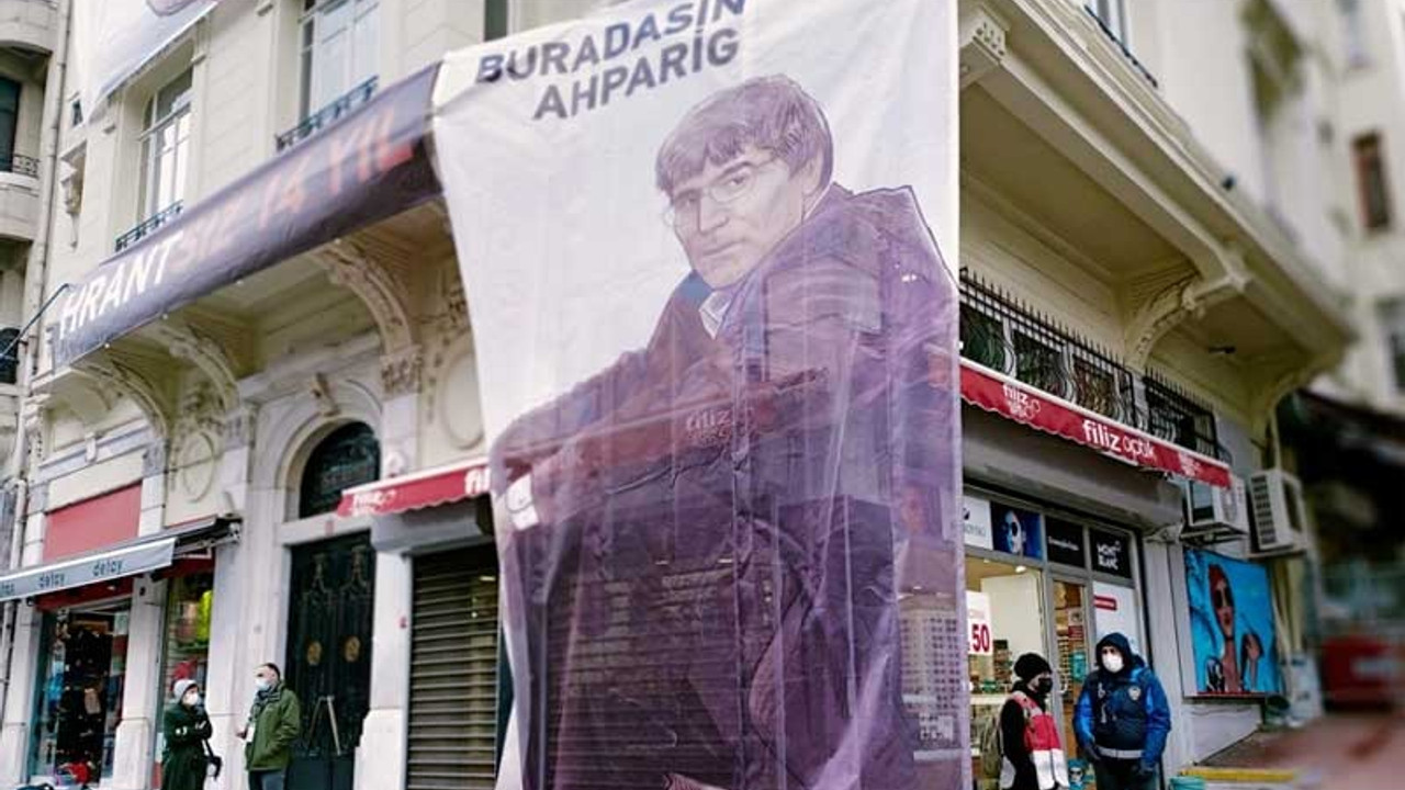 Hrant Dink, vurulduğu yerde anıldı: Burası acılarda kardeş olmayı öğrendiğimiz yer