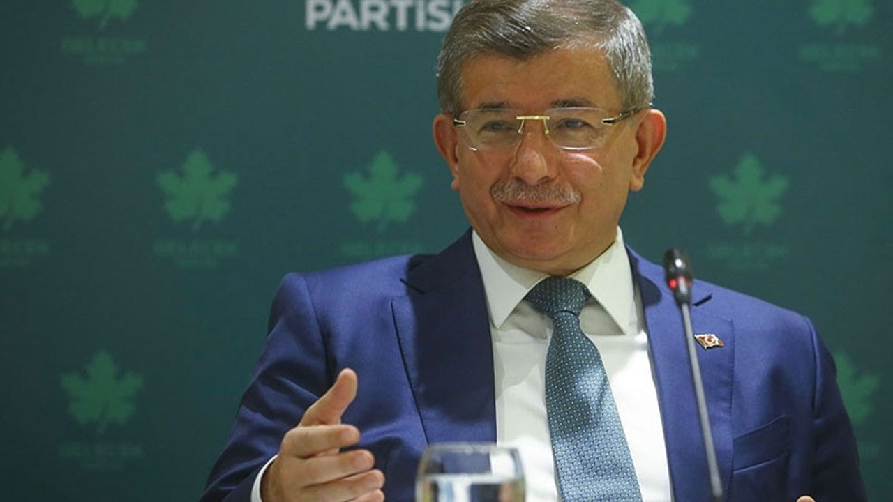 Davutoğlu: Soylu'nun yaptığı açıklama Berat Albayrak'a attığı omuz gibi