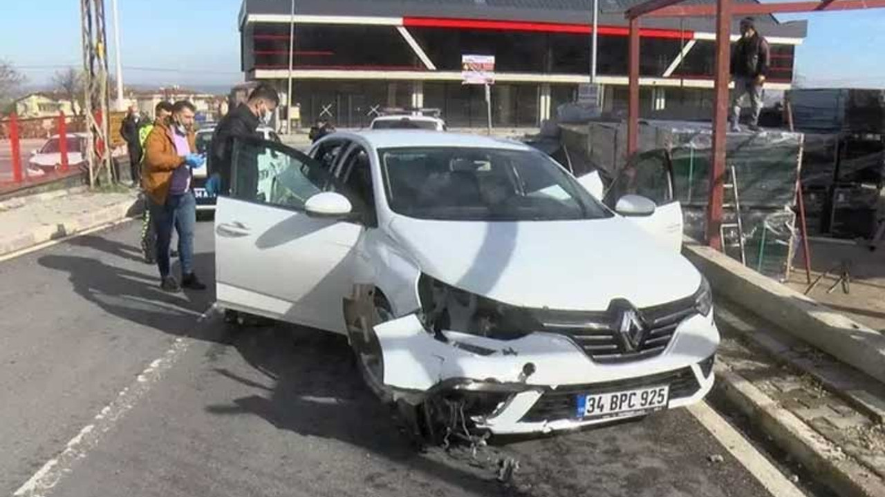 Polisin ateş açtığı araçtaki bir kişi hayatını kaybetti