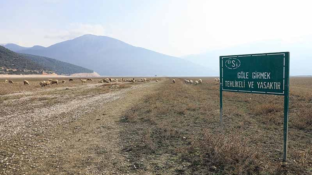 '50 yılda, 24 Eğirdir Gölü büyüklüğünde su kütlesi kurudu'