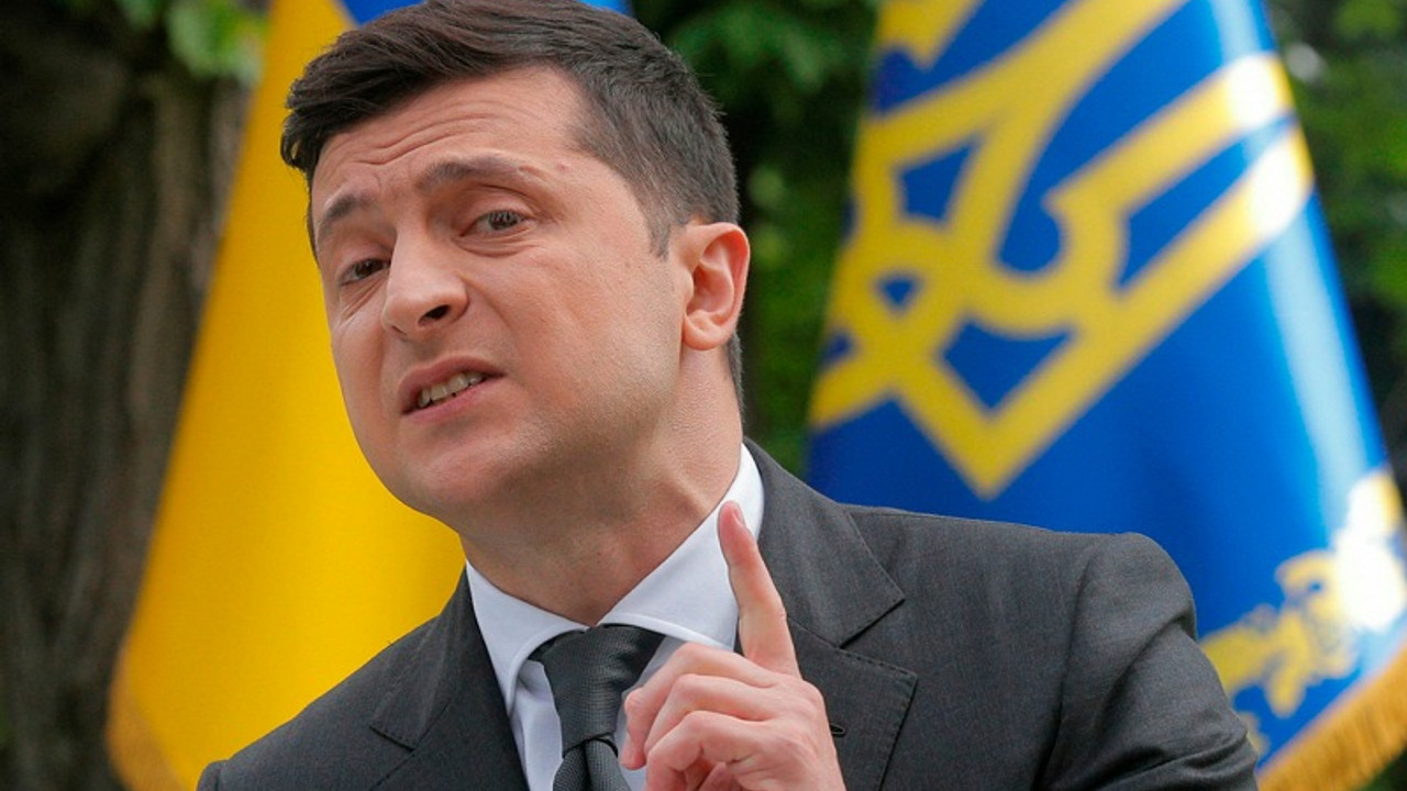 Ukrayna’da muhalefet Zelenskiy’nin görevden alınması prosedürünü başlatıyor