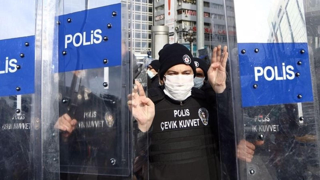 Polisten gözaltındaki öğrenciye saldırı: Devletin polisine kaşlarını çatamazsın, seni buraya gömerim