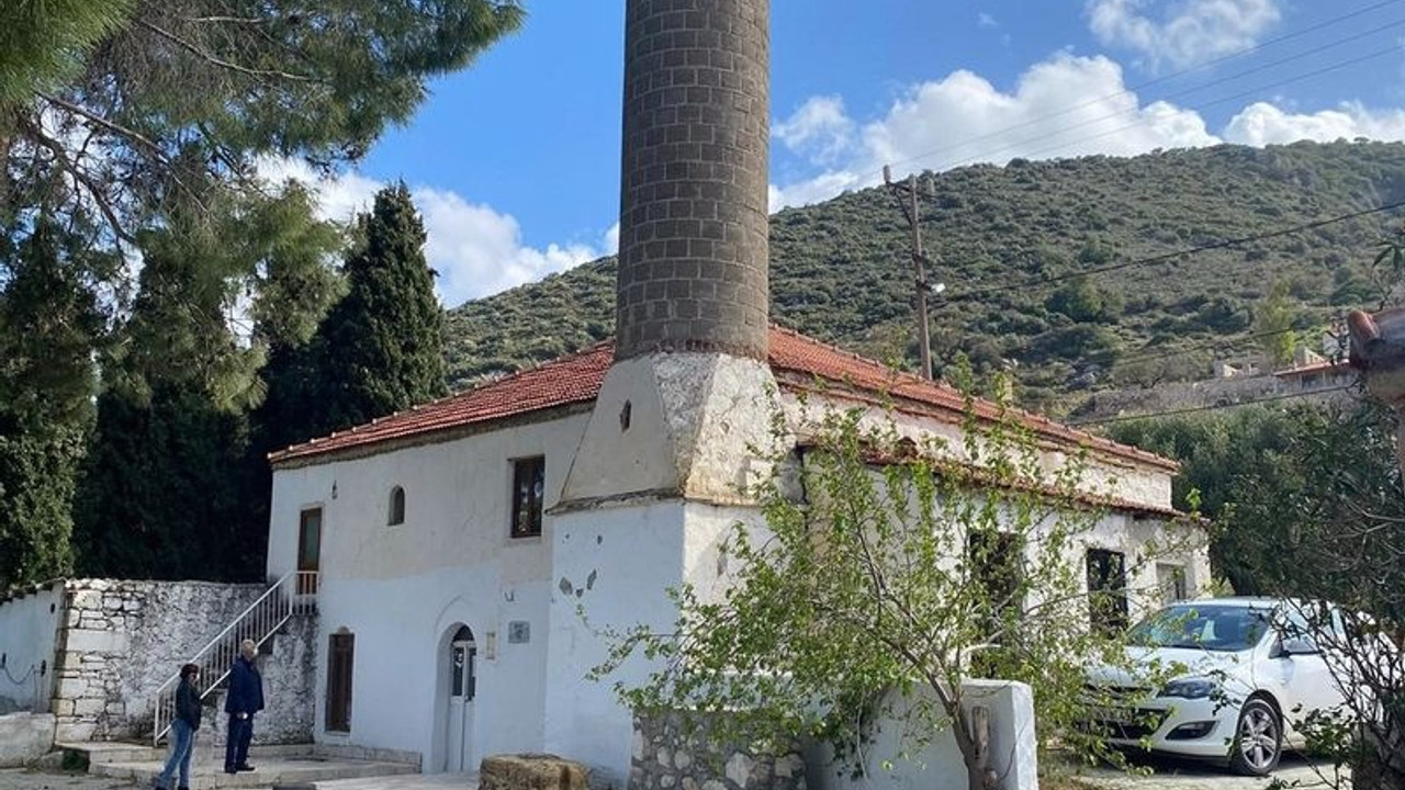 Diyanet ibadete kapattı, Çevre Bakanlığı da 190 yıllık tarihi cami için yıkım kararı aldı