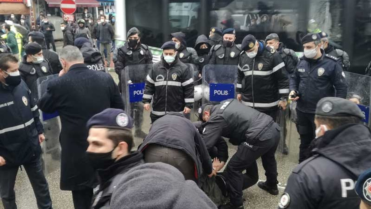 Bursa'da Boğaziçi Üniversitesi'ne destek eylemine polis müdahale etti: 19 gözaltı