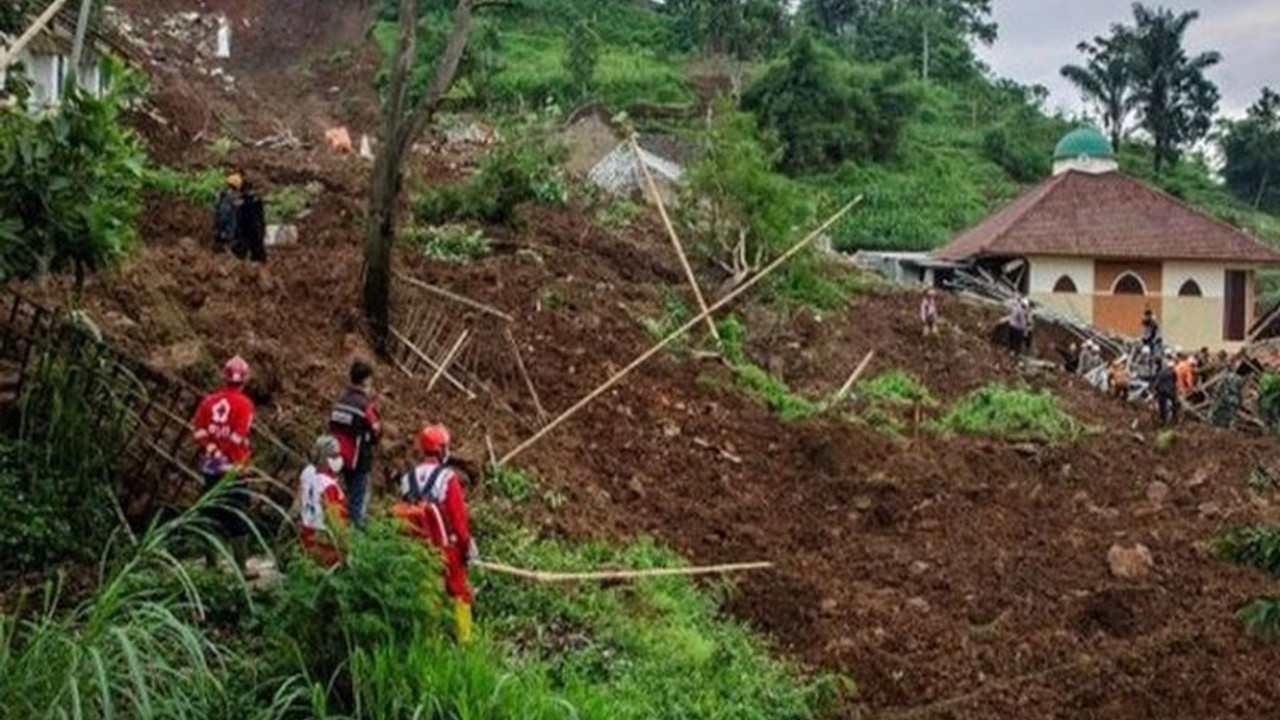 Endonezya'da heyelan: 20 kayıp, 14 yaralı