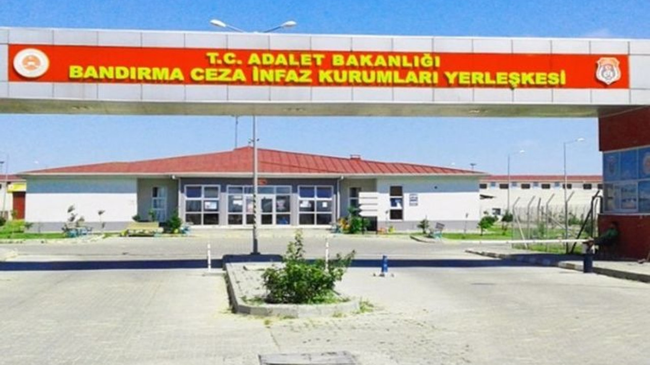 Cezaevindeki babasına para gönderdi diye gözaltına alındı