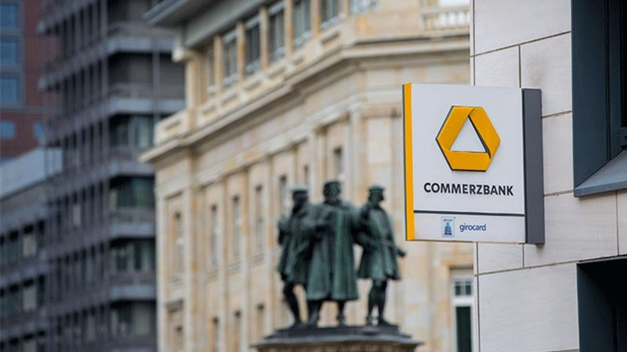 Commerzbank, dolar/TL tahminini aşağı yönlü, büyüme tahminini yukarı yönlü değiştirdi