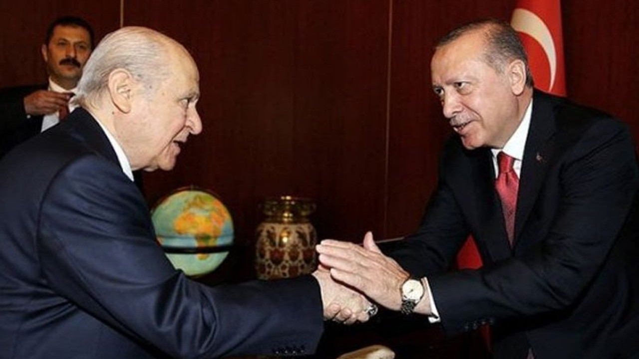 Erdoğan ve Bahçeli arasında anlaşma sağlandı: Yeni anayasa için bilim kurulu oluşturuluyor