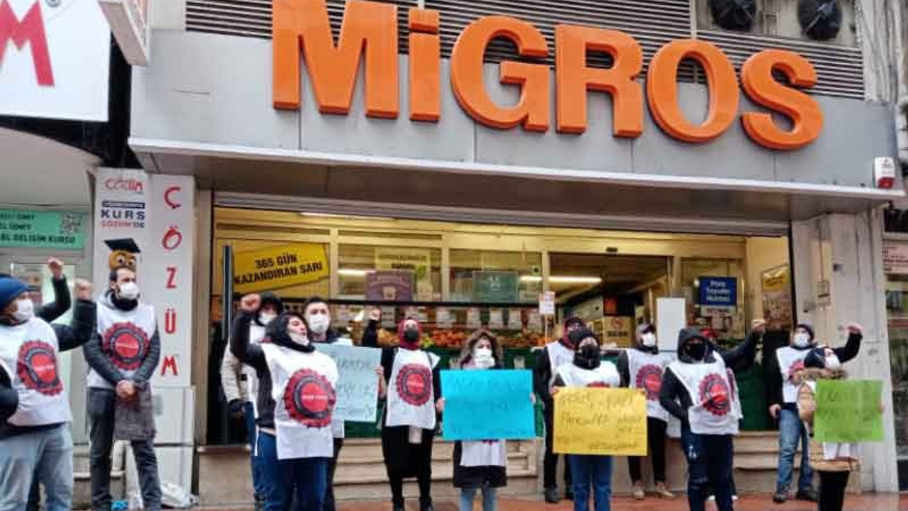 İzmit Migros'ta kasa kilitlendi