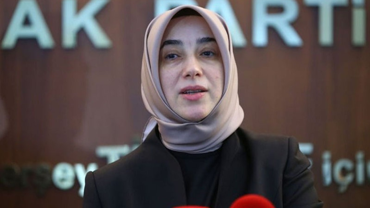 AKP'li Özlem Zengin'in çıplak arama yanıtı: Onurlu, ahlaklı kadın açıklamak için bir sene beklemez