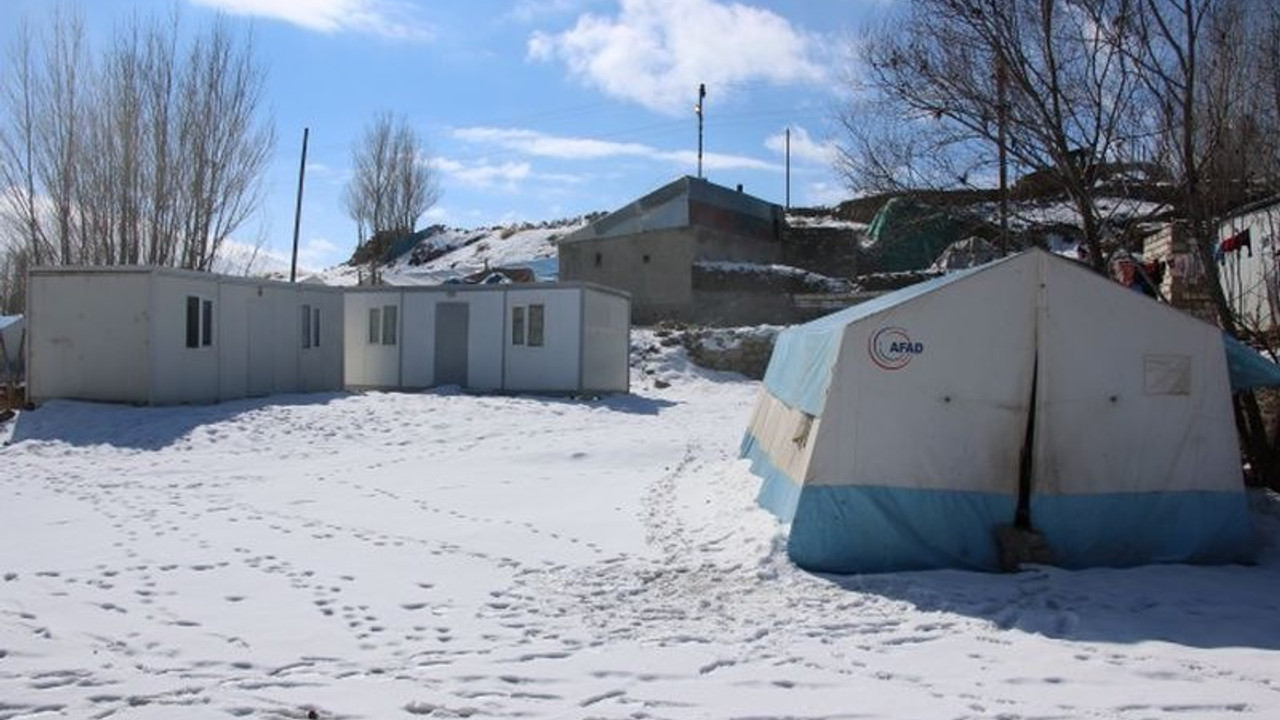 Verilen sözler yine tutulmadı: Depremzedeler bir yıldır çadırlarda yaşıyor