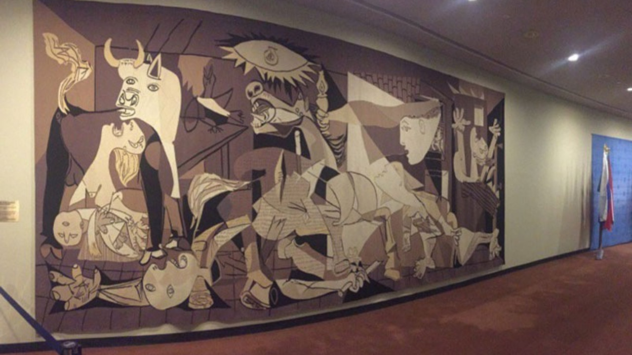 Picasso'nun 'Guernica' tablosu 36 yıl sonra BM Güvenlik Konseyi duvarından kaldırıldı