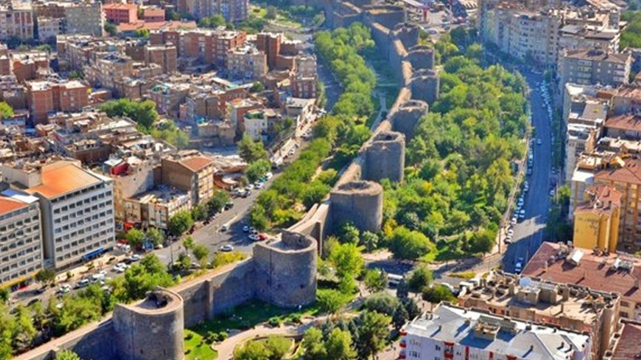 'Akademiden' Cumhur İttifakı'na çağrı: Başkenti Diyarbakır'a taşıyın