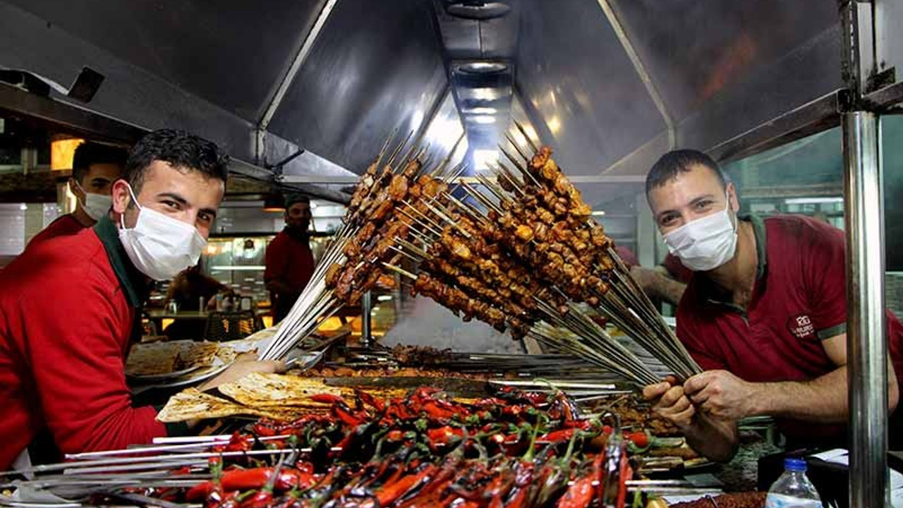 En sevdiği yemeği kebap olarak açıklayan Boris Johnson’a Adana'dan davet