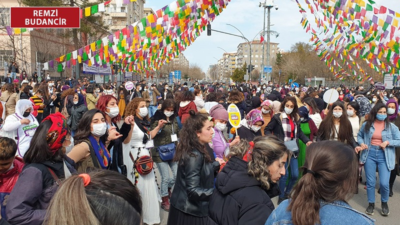 Diyarbakırlı kadınlar özgürlük için alanlarda