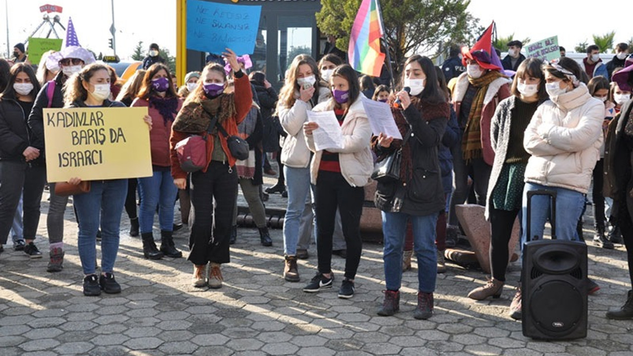 Hopalı kadınlar 8 Mart'ı kutladı: Kazanılmış hiçbir hakkımızı tartışmaya açtırmayacağız