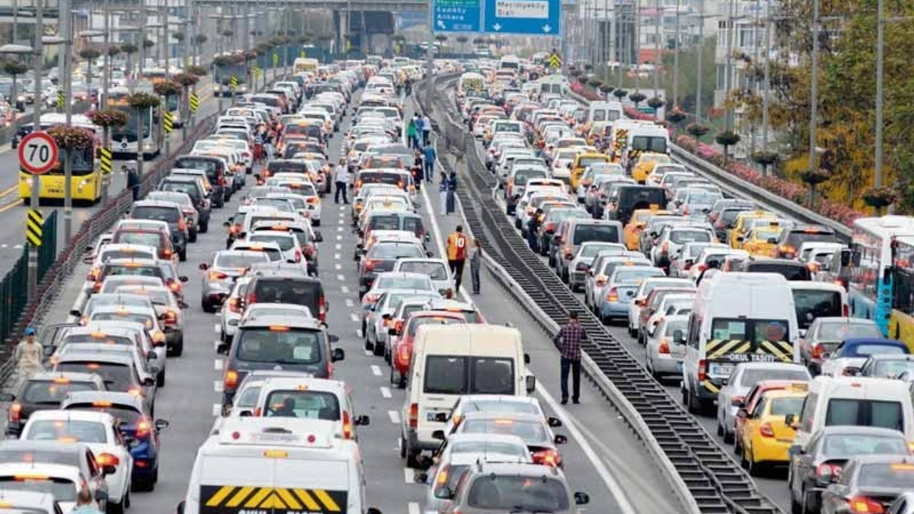 İstanbul'da trafik yoğunluğu yüzde 74'e ulaştı