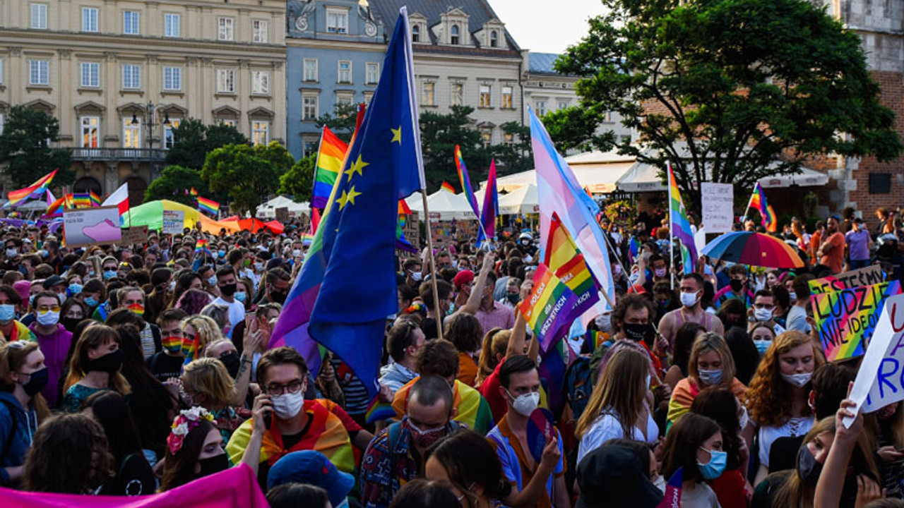 Avrupa Birliği LGBTİ+ bireyler için 'özgürlük alanı' ilan edildi