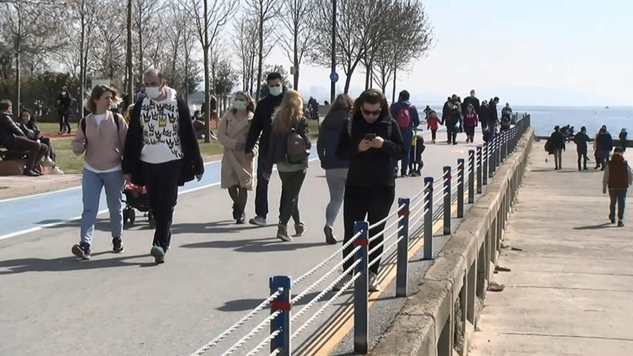 İstanbul'da salgına rağmen Cumartesi yoğunluğu yaşandı