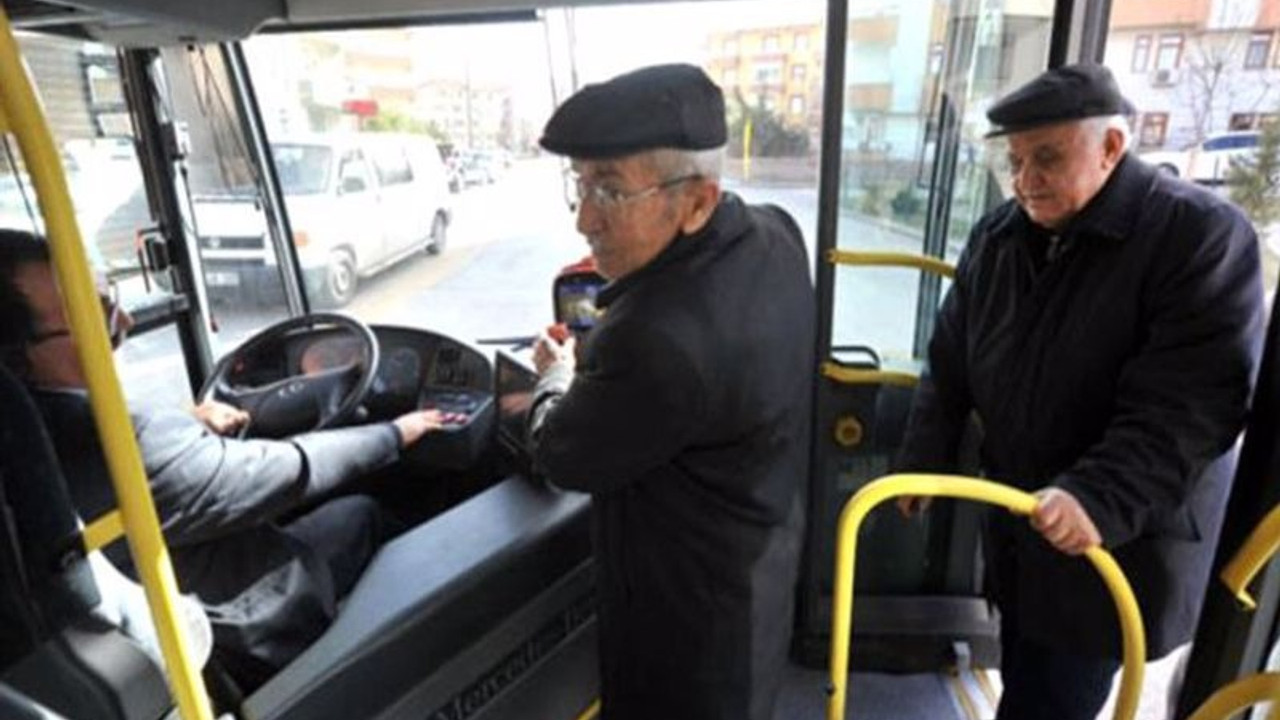 Van'da aşı olan 65 yaş ve üzerindekilerin 'ücretsiz toplu taşıma' kısıtlaması kalktı