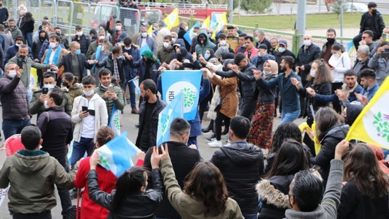 Bingöl'de binlerce kişi Newroz'a alanına geliyor