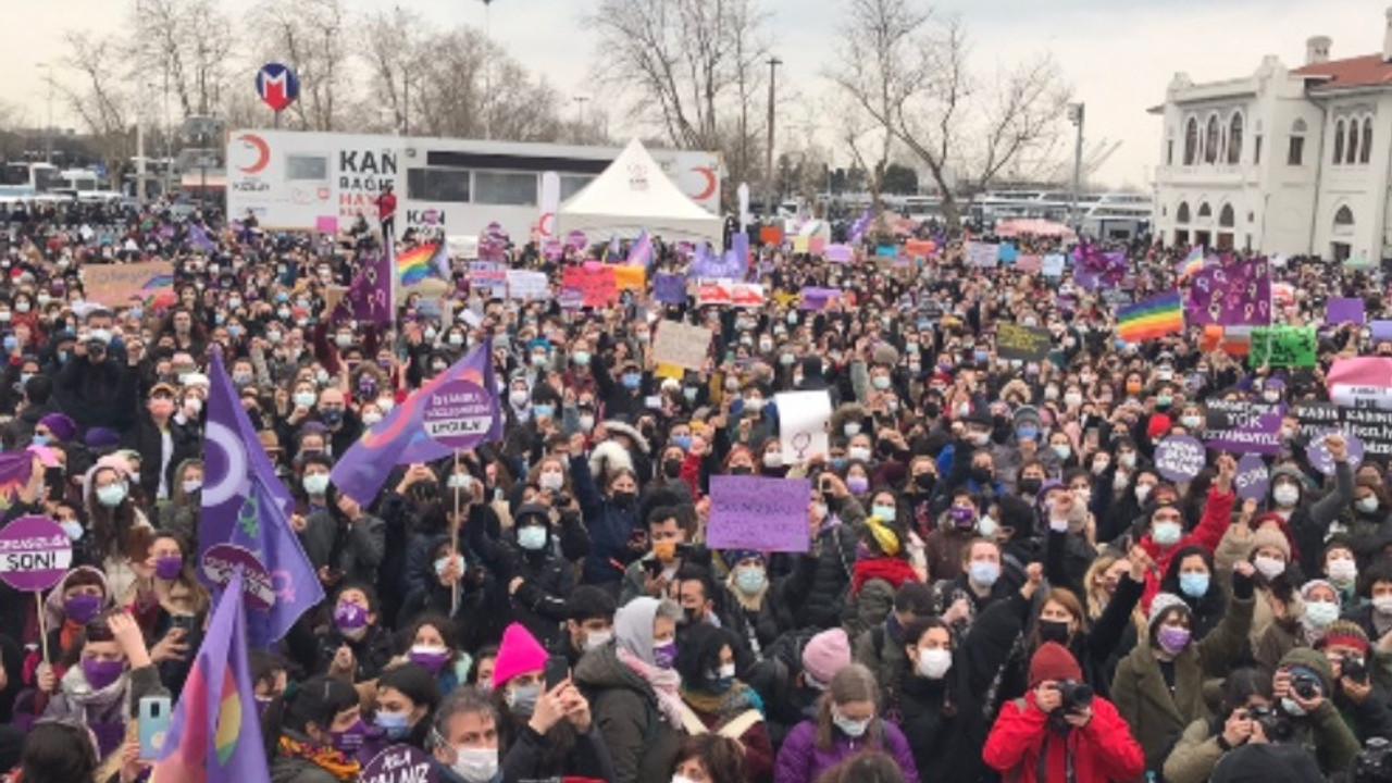 Binlerce kadın Kadıköy'de bir araya geldi: Tek adamın kararının kadınlar tarafından hükmü yok