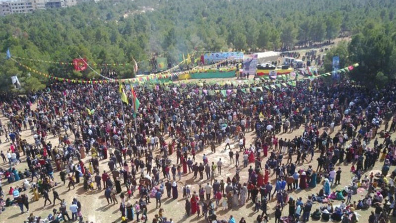 Kuzey ve Doğu Suriye'de Newroz, on binlerce insanın coşkusuyla kutlandı