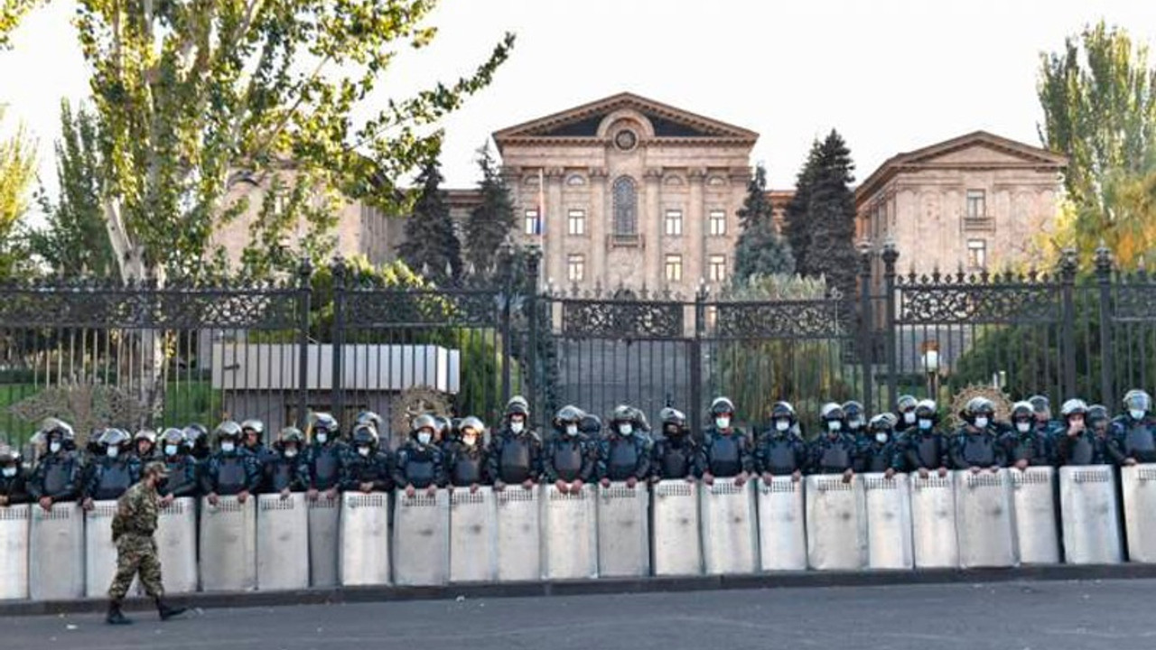 Ermenistan'da sıkıyönetim kaldırıldı