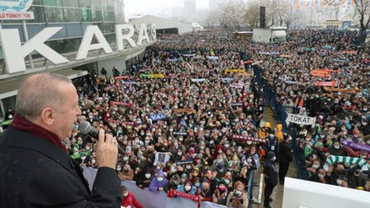 Corona tepkisine AKP'li Özkan'dan yanıt: Yatay çekimde üst üste görünüyorlar ama arada mesafe var