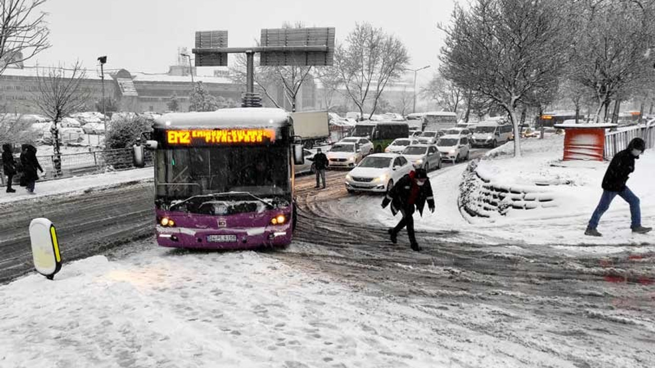 İstanbul'da kar yağışı bugün de etkili oldu