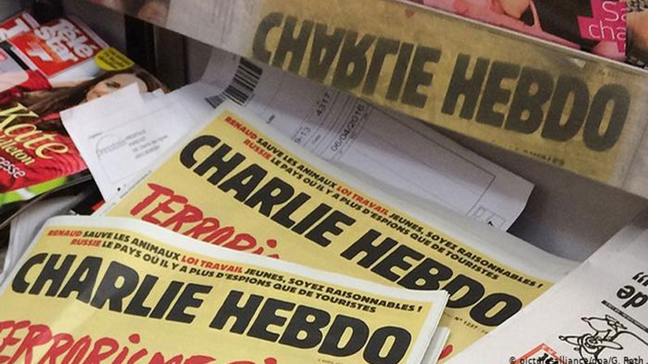 Charlie Hebdo dergisi yöneticileri hakkında 'Cumhurbaşkanına hakaret' iddianamesi