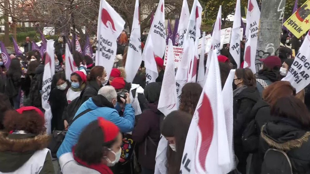 Kadınlar Kadıköy'de eylemde: Bizim ahlarımız bu sözleşmeyi feshedenlere