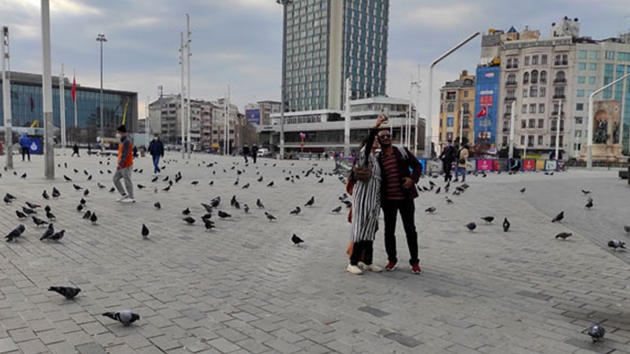 Taksim Meydanı turistlere kaldı