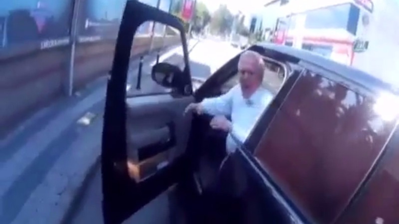 Aziz Yıldırım trafikte motorcuyla kavga etti