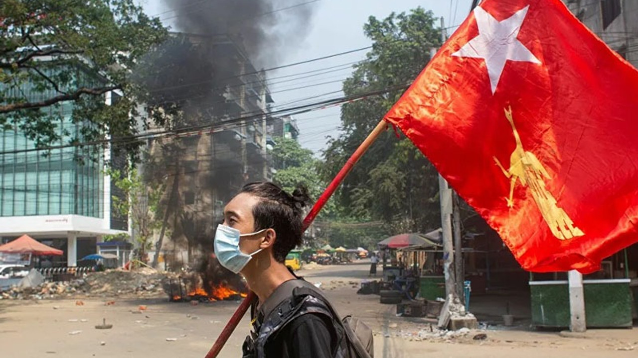 Myanmar'da darbe karşıtı eylemlerde 4 asker hayatını kaybetti