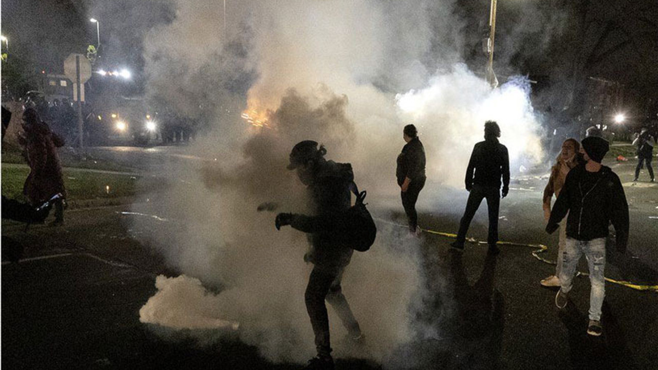 ABD'de ırkçı polis cinayeti: 20 yaşındaki siyah genç polis tarafından öldürüldü