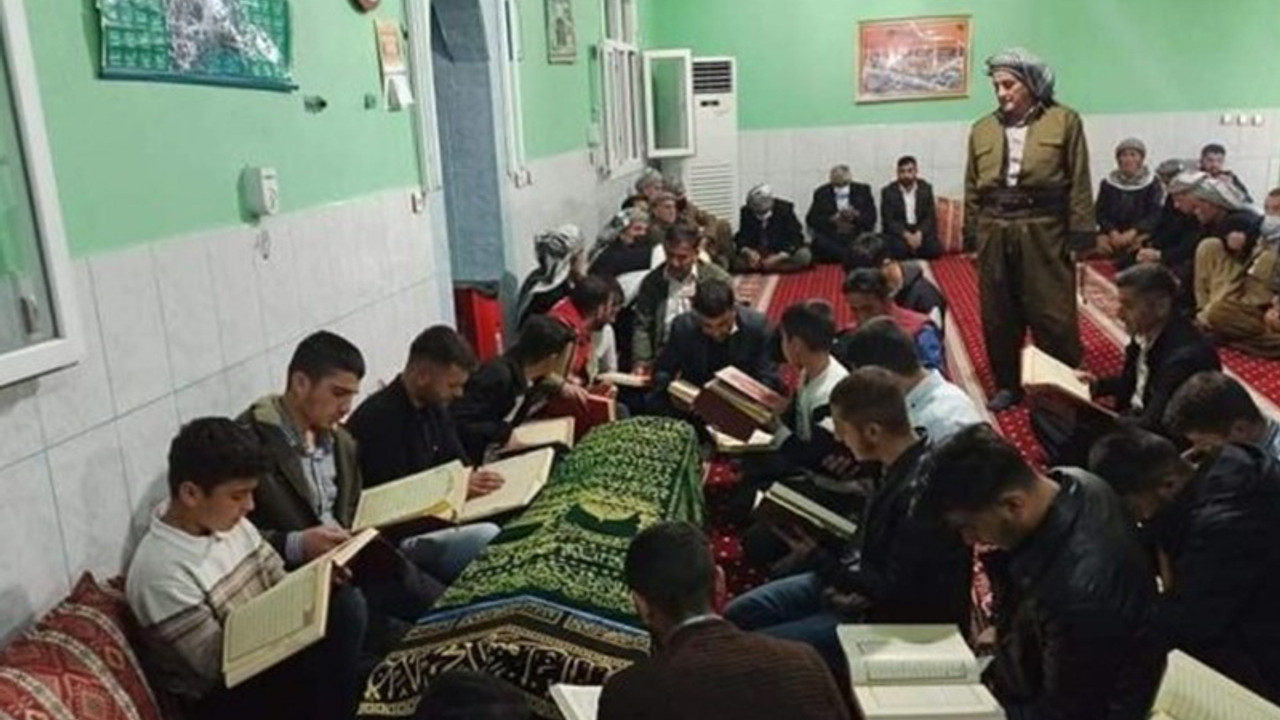 20 yaşındaki genç, iftar sonrasında halı sahada kalp krizinden hayatını kaybetti