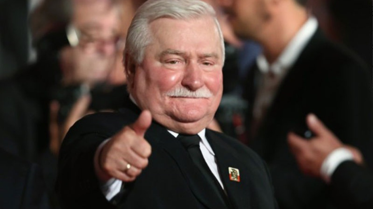 Polonya'nın eski Cumhurbaşkanı Lech Walesa, internette iş arıyor