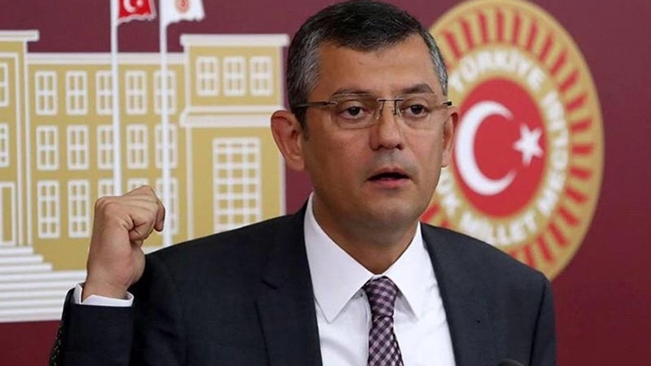 CHP'li Özel'den Erdoğan'a: 'Tabloya bakın nerede olduğunu görürsün' diyor, bakıyoruz görünmüyor