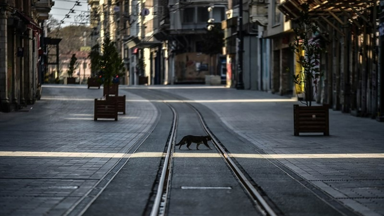 394 saat sürecek 'tam kapanma' başladı