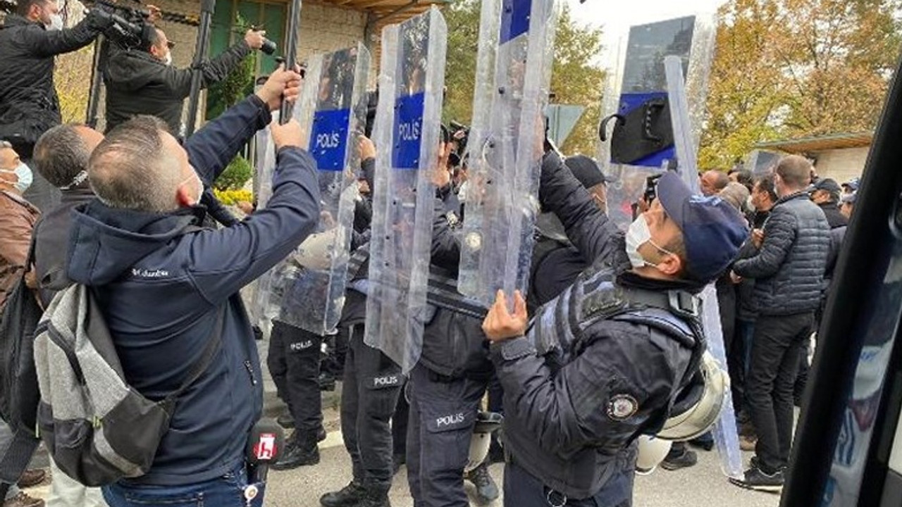 Fikret İlkiz: 3 Mayıs kutlu olsun demeyin, çekmeyin yasaktır