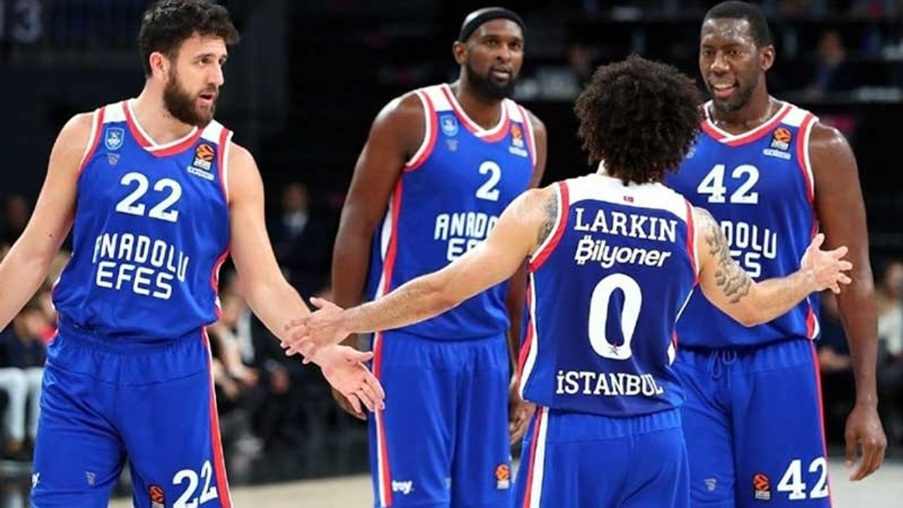 Anadolu Efes Final Four'a yükseldi