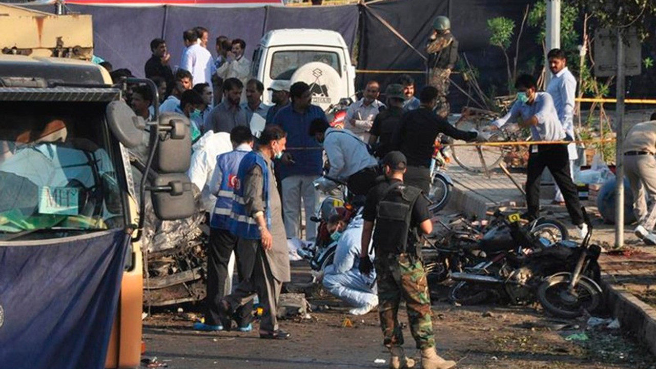 Pakistan'da bombalı saldırı sonucu 2 asker öldü