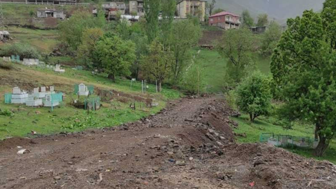 Eski Beytüşşebap kayyımına özel mezarlıktan evine yol geçirdiler