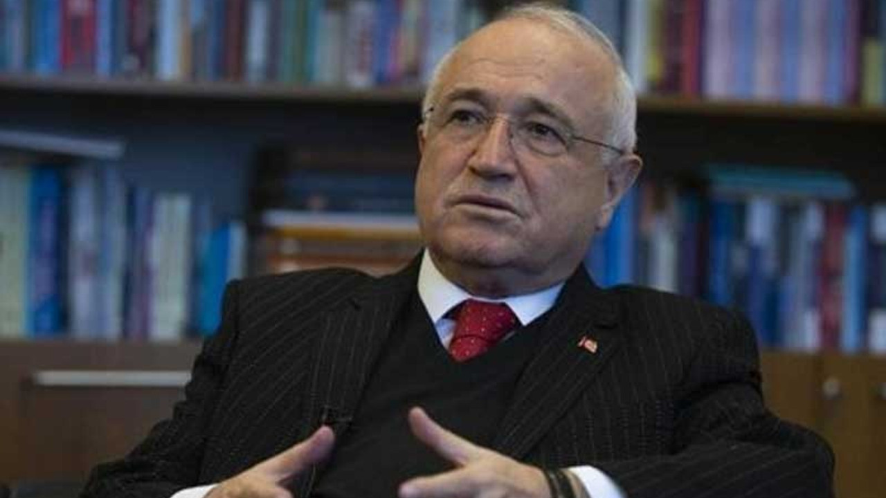 Cemil Çiçek: Geçmişte olduğu gibi bugün de Türkiye'de kayıt dışı siyaset yapan aktörler vardır